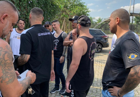 Membros das torcidas organizadas do Corinthians se reuniram com elenco e diretoria do Corinthians no CT Joaquim Grava