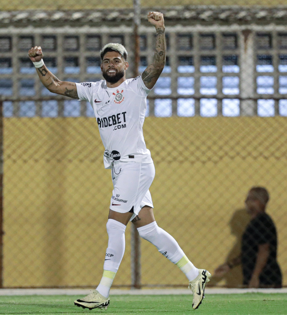Yuri Alberto comemora gol contra o So Bernardo, pela Copa do Brasil