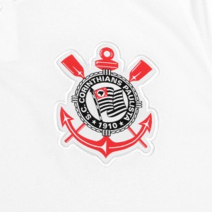 Camisa do Corinthians de 2018 - Detalhe do escudo no uniforme I