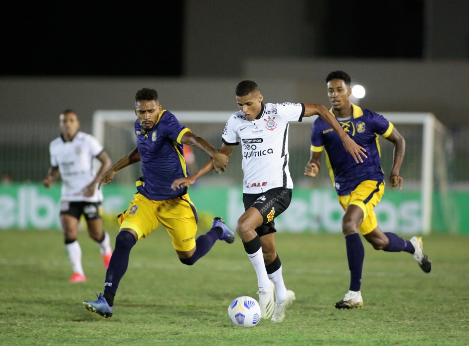 Confrontos entre Corinthians e Retr FC