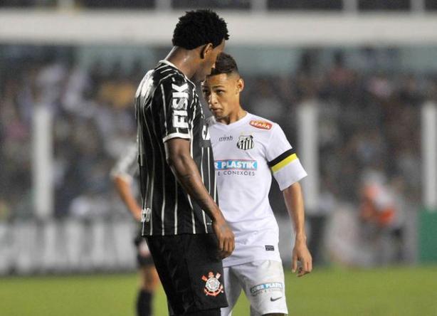 Santos e Corinthians empataram na Vila