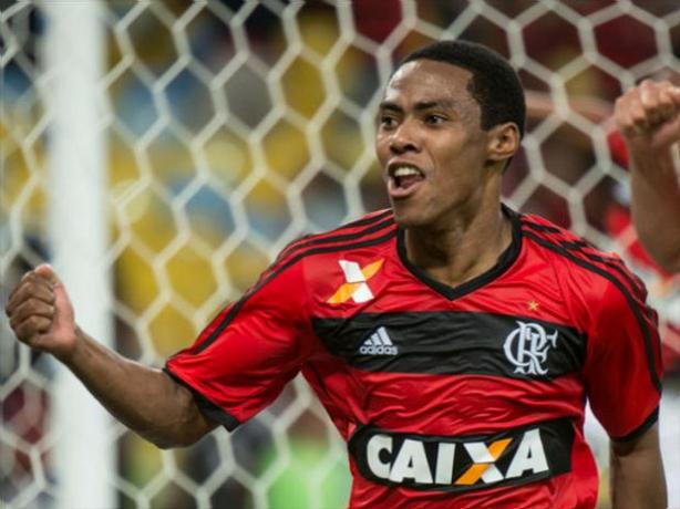 Elias disse que quer ficar no Flamengo em 2014