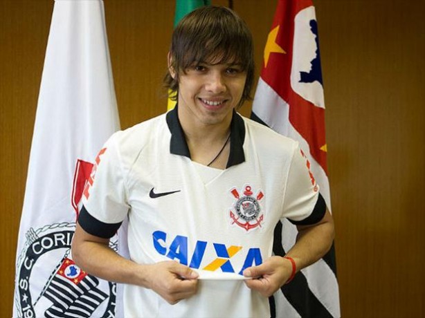 Ángel Romero assinou contrato com o Corinthians nesta quinta-feira