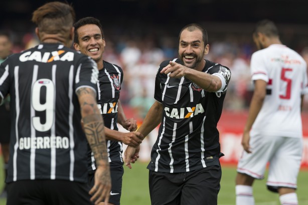 Danilo marcou seu sexto gol contra o São Paulo