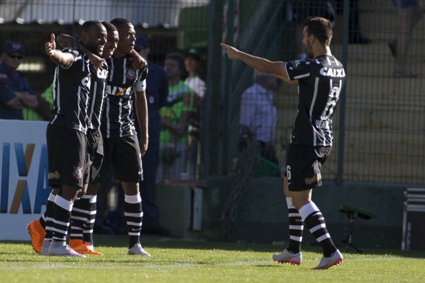 O Corinthians segue firme e forte na liderança do Campeonato Brasileiro