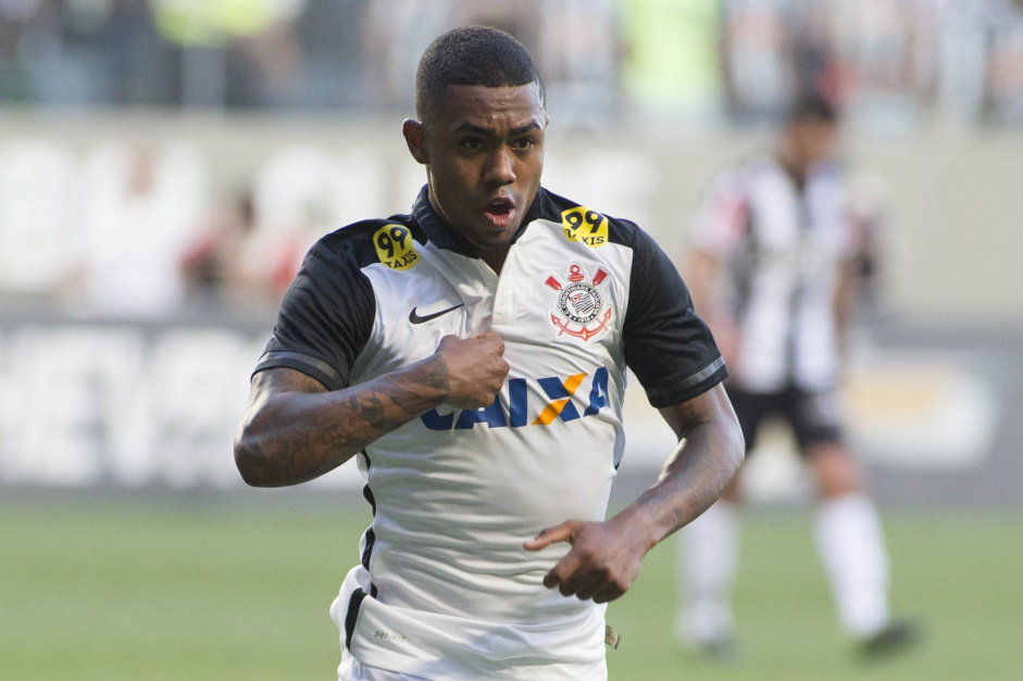 Malcom fez parte do elenco do Corinthians entre 2014 e 2016; atacante foi campeão do Brasileiro em 2015