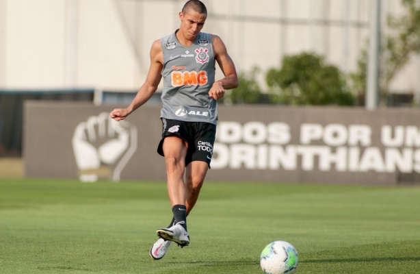 Notcias do Corinthians | Joia fora da temporada, reforo irritado e provvel escalao para amanh