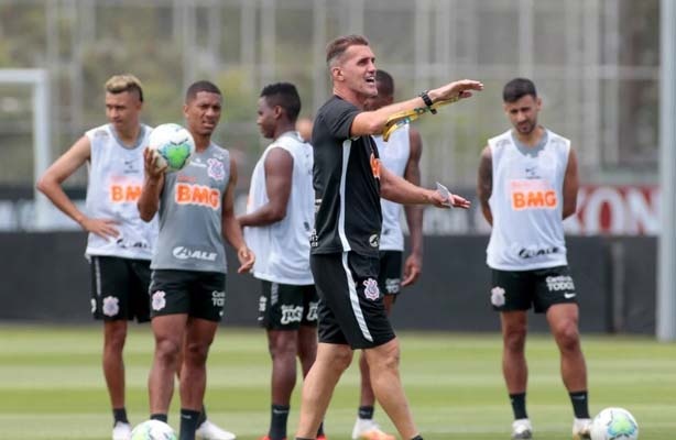 Corinthians encara o Fortaleza no Castelo com timo retrospecto