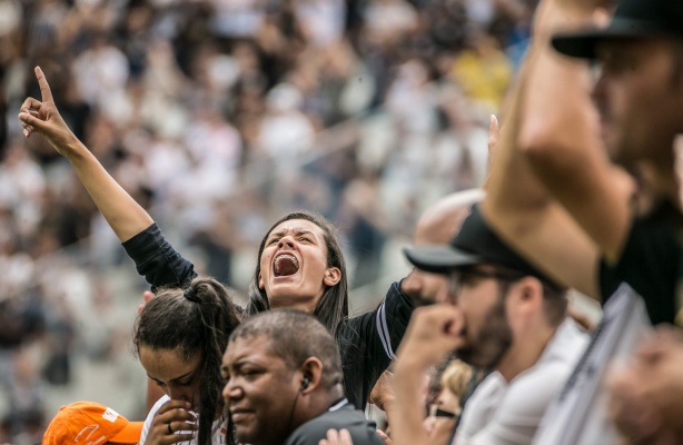 Torcida do Corinthians precisa comear um movimento por votos dos scios-torcedores