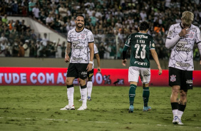 Corinthians enfrenta o Palmeiras neste sábado para se aproximar do líder e retomar confiança