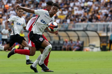 Carlinhos em a��o pela final da Copa S�o Paulo de futebol Jr