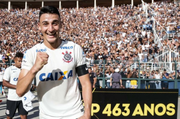 Mantuan comemora o t�tulo da Copa S�o Paulo de futebol Jr