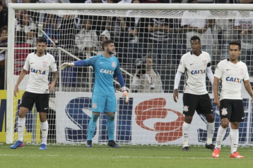 Diego em a��o na vit�ria contra o Linense pela �ltima rodada do campeonato paulista