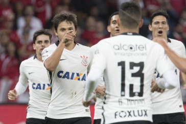 Jogadores do Corinthians comemorando gol em partida v�lida pela Copa do Brasil