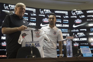 Empolgado, Clayson diz que joga em qualquer posi��o do meio para frente