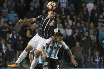 Balbuena e Pablo fizeram �tima partida diante o Racing, na Argentina