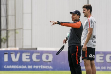 Jair Ventura conversa com Danilo Avelar