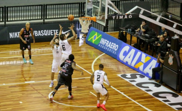 Corinthians fez sua t�o esperada estreia no NBB; mas foi superado e saiu com derrota
