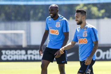 Manoel e Claysson seguem treinando no CT Joaquim Grava