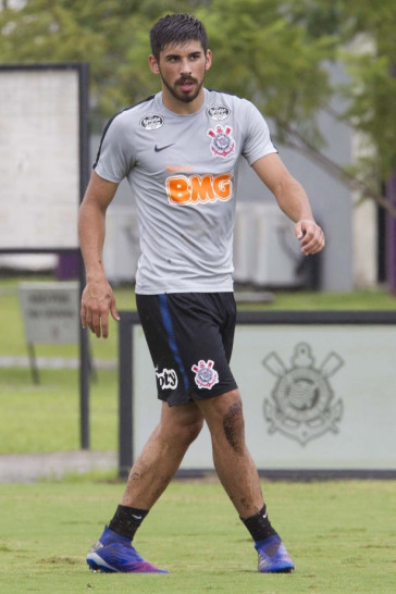 Novato, Bruno M�ndez j� d� as caras no CT Joaquim Grava