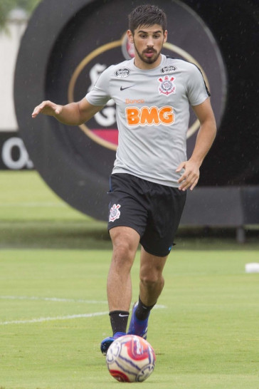 Bruno M�ndez j� treina no CT Joaquim Grava