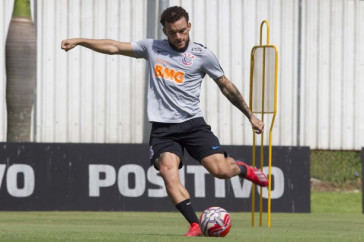 Andr� Luis no treino desta sexta-feira, no CT Joaquim Grava