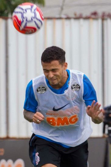 Thiaguinho durante o treinamento de hoje no CT