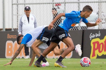 Pedrinho durante o treino de hoje nesta quinta-feira no CT Joaquim Grava