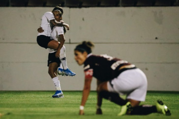 4 a 0 fechou o placar entre Corinthians e Ferrovi�ria, pela semifinal do Paulista Feminino