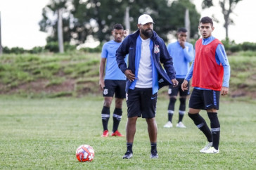 Coelho e Guilherme no treino do Sub-20 para duelo contra o Cuiab�, pela Copinha