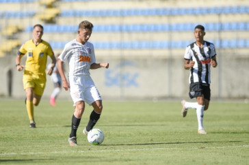 Ryan, lateral-esquerdo do Tim�o, no empate contra o Atl�tico-MG