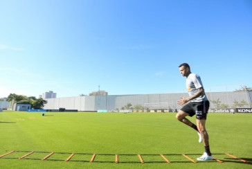 Lateral Michel no treino desta quarta-feira no CT