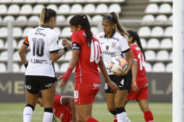 Gabi Zanotti e Gabi Nunes no jogo contra o Am�rica de Cali, pela Copa Libertadores Feminina
