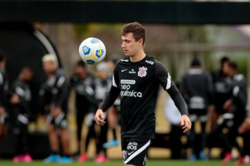 Lucas Piton em treinamento no centro de treinamento do Corinthians, Dr. Joaquim Grava