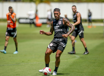 Paulinho trabalhou com bola