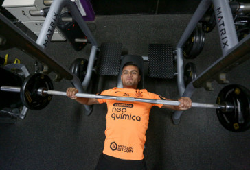 Fausto na academia