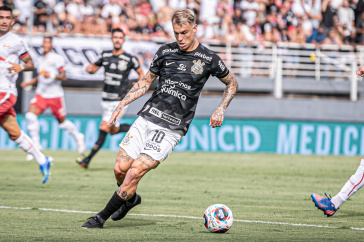 R�ger Guedes em campo no confronto do Corinthians contra o Red Bull Bragantino