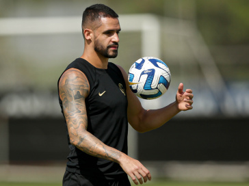 Renato Augusto em treino do Corinthians