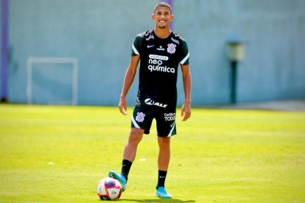 Igor Formiga ainda não recebeu chances no time de cima do Corinthians e tenta brilhar na Ponte