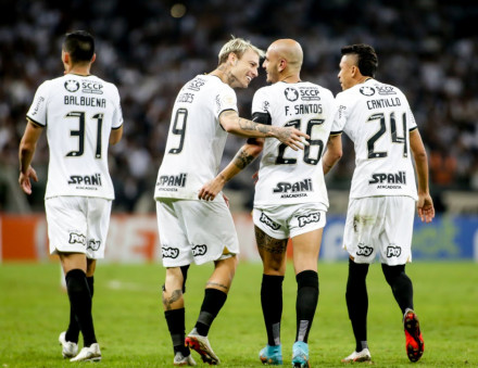 Corinthians vive noite de decisão nesta terça-feira