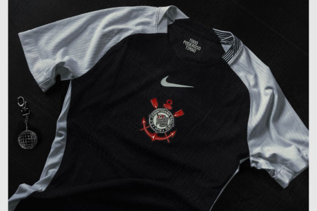 Camisa II do Corinthians far sua estreia diante do Racing
