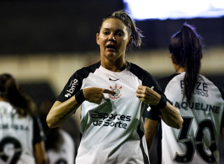 Gabi Zanotti comemora gol do Corinthians marcado contra o Grmio