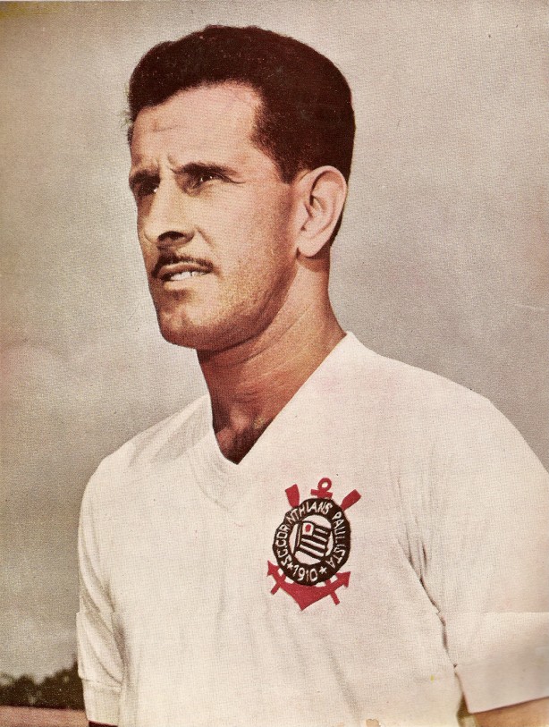 Olavo, zagueiro que mais jogou pelo Corinthians