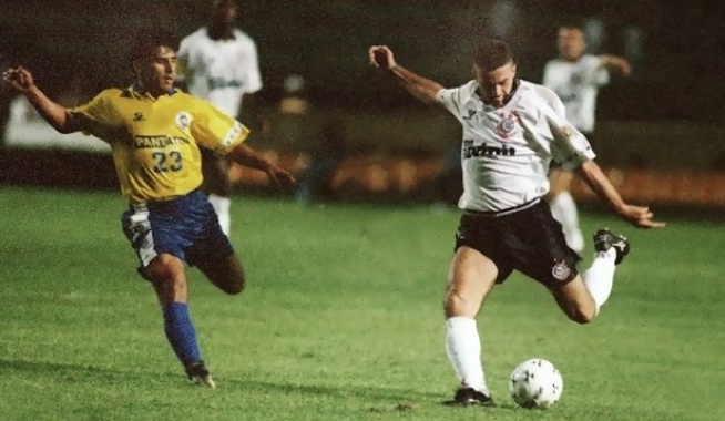  Corinthians 3 x 0 Araatuba - Paulista 2000