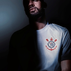 Corinthians lana novas camisas em homenagem a luta antirracista; veja como comprar