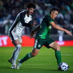 Corinthians demonstra interesse por volante revelado no clube