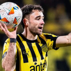 Corinthians encaminha contrata��o de lateral uruguaio