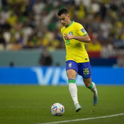 Atacante da Sele��o Brasileira e de gigante ingl�s se declara ao Corinthians