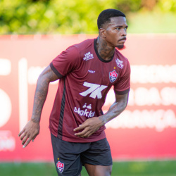 Diretor confirma compra de zagueiro do Corinthians ao fim da temporada