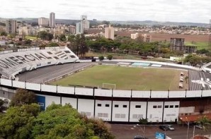 Est�dio Doutor Francisco de Palma Travassos